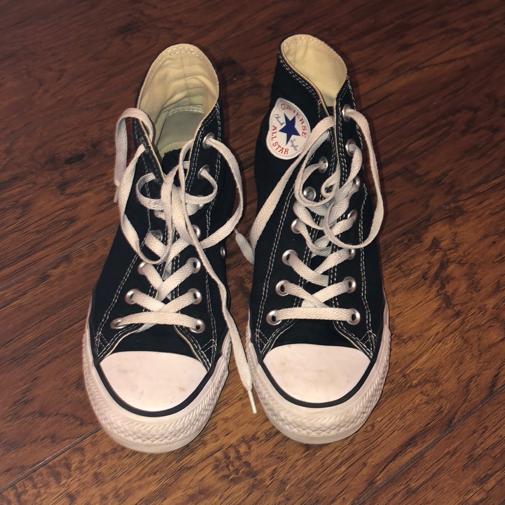 Black high top converse